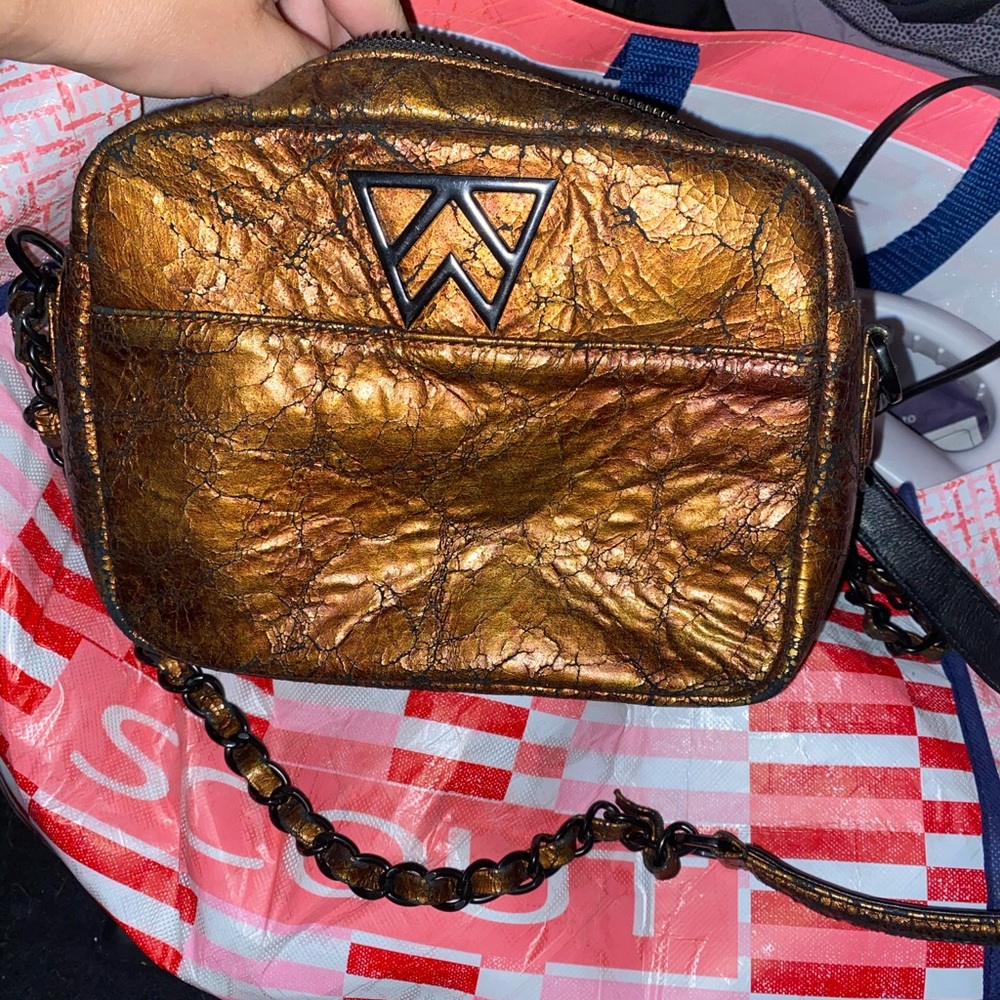 Kelly Wynne purse